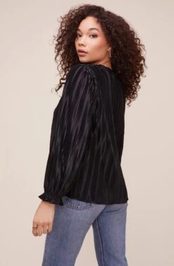Holly Pleated Top 12 Holly Pleated Top -Sundress Haven ACT16226 BLACK 4