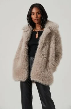 Hadley Faux Fur Coat -Sundress Haven ACT17441 SILVER 4 ebcccf2a 7754 4e30 a649 2d3a92d680d3