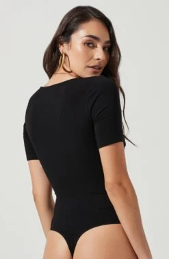 Hook & Eye Bodysuit -Sundress Haven AT16960 BLACK 5