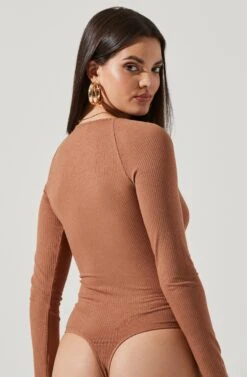 Vanowen Long Sleeve Halter Cutout Bodysuit -Sundress Haven AT17055 NUTMEG 6 7510e557 112a 4d0c a70f 7b09d72c4343