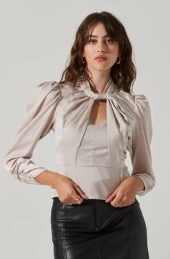 Twist Mock Neck Top -Sundress Haven AT17289 CHAMPAGNE 2