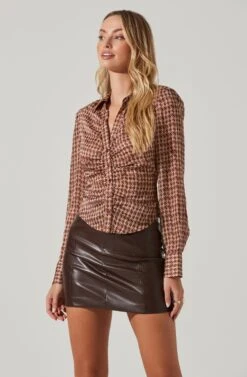 Ruched Button Up Top 13 Ruched Button Up Top -Sundress Haven AT17371B WINEABSTRACT 3