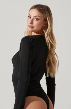 Nyra Sweetheart Long Sleeve Bodysuit 15 Nyra Sweetheart Long Sleeve Bodysuit -Sundress Haven AT17569 BLACK 4