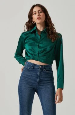 Sutton Satin Button Up Crop Top -Sundress Haven AT17617 HUNTERGREEN 3